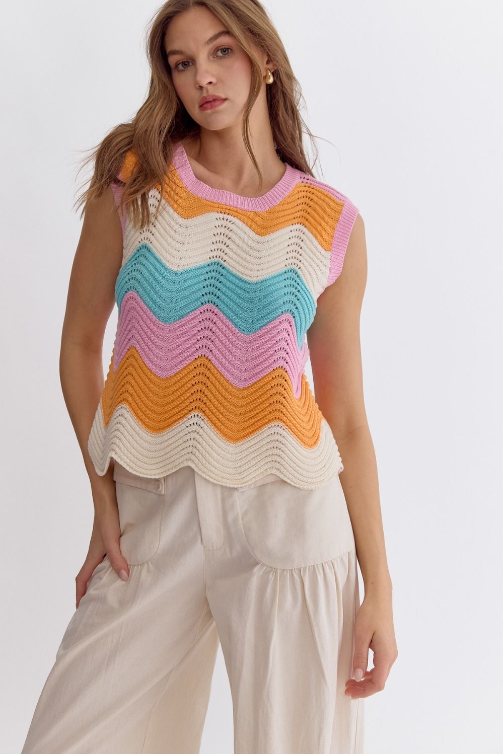 Color block scalloped hem vest